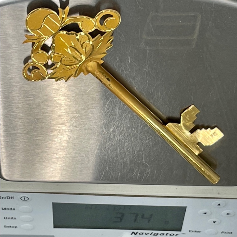 Vintage 24 Karat Pure Gold Key - Picture 7 of 17